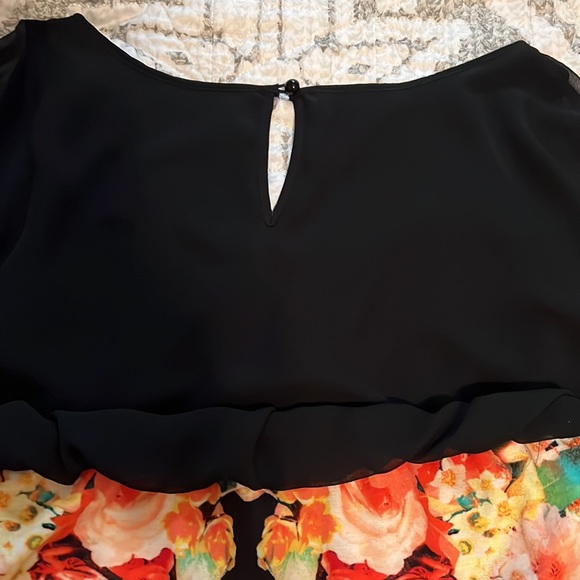 Looks like a skirt with a top, but it’s actually a dress - Picture 4 of 4